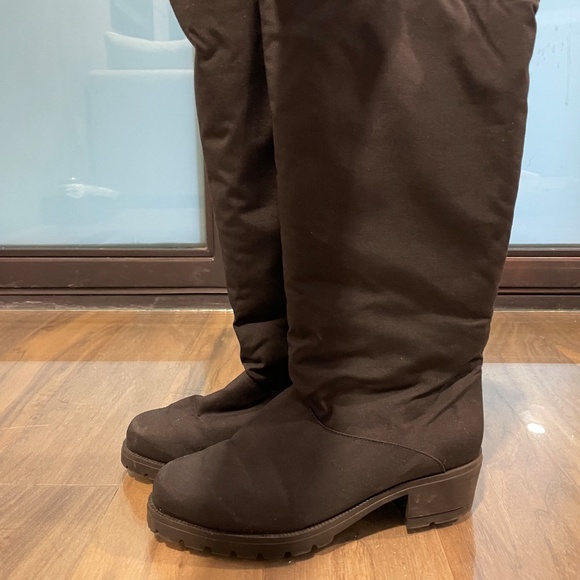 Excellent Condition Knee-High Women's Winter Boots - Picture 5 of 8